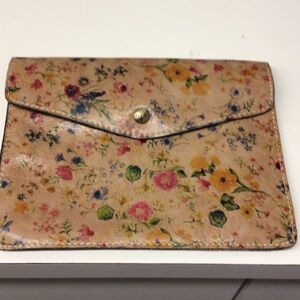Patricia Nash Beige Floral Envelope Clutch